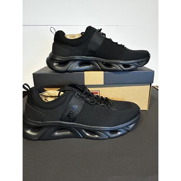 NWT Fila Aether Dash Men\'s Running Shoes Black And White Size 9.5 main image 5